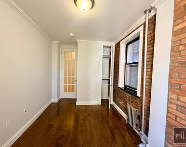 West 103rd Street - Photo Thumbnail 5