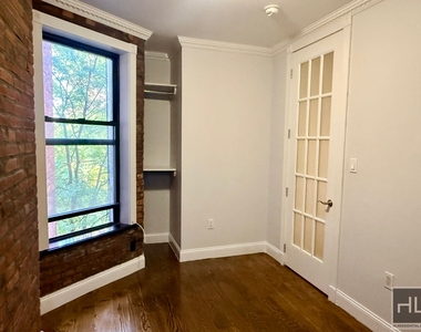 West 103rd Street - Photo Thumbnail 7