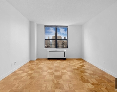 West 87th Street - Photo Thumbnail 2