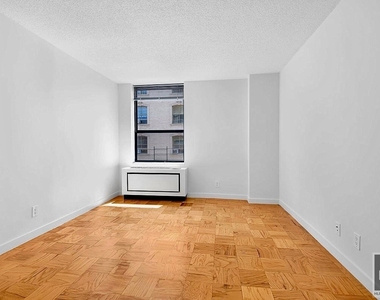 West 87th Street - Photo Thumbnail 1