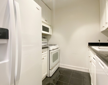 East 71st Street - Photo Thumbnail 2