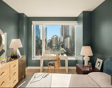 10th Avenue - Photo Thumbnail 3