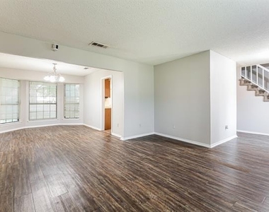 1403 Bradford Place - Photo Thumbnail 8