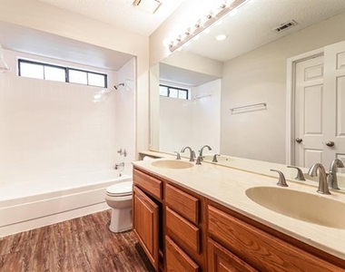 1403 Bradford Place - Photo Thumbnail 14