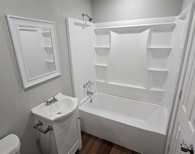5604 Oak Grove Road - Photo Thumbnail 10