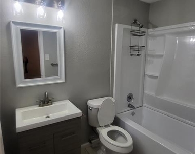 5604 Oak Grove Road - Photo Thumbnail 15