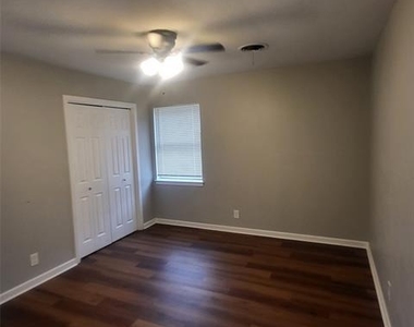 5604 Oak Grove Road - Photo Thumbnail 14