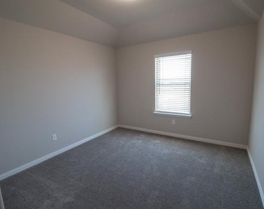 507 Reatta Drive - Photo Thumbnail 36