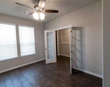 507 Reatta Drive - Photo Thumbnail 5