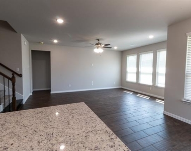 507 Reatta Drive - Photo Thumbnail 15