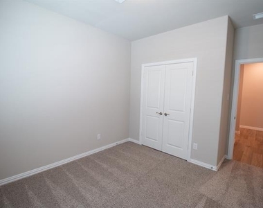 1103 Sweetleaf Street - Photo Thumbnail 15