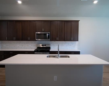 1103 Sweetleaf Street - Photo Thumbnail 11