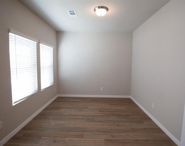 1103 Sweetleaf Street - Photo Thumbnail 19
