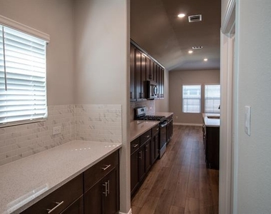 1103 Sweetleaf Street - Photo Thumbnail 6