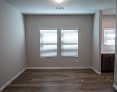 1103 Sweetleaf Street - Photo Thumbnail 5