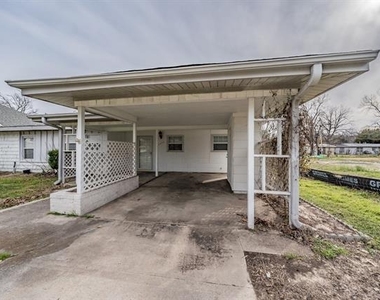5805 Aton Avenue - Photo Thumbnail 1