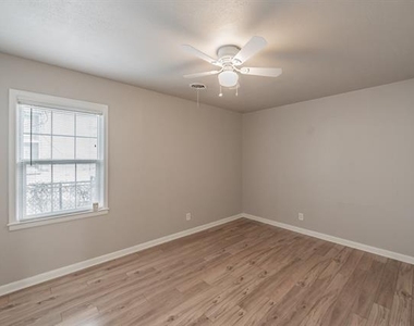 5805 Aton Avenue - Photo Thumbnail 23