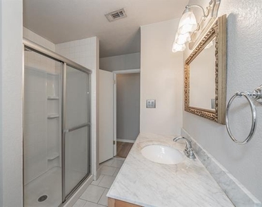 5805 Aton Avenue - Photo Thumbnail 18