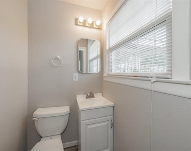 5805 Aton Avenue - Photo Thumbnail 30