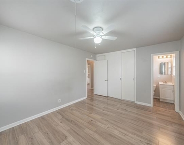 5805 Aton Avenue - Photo Thumbnail 28