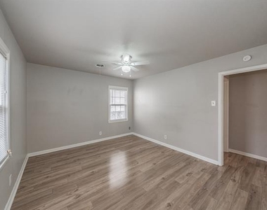 5805 Aton Avenue - Photo Thumbnail 29