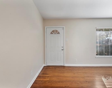 4131 Saranac Drive - Photo Thumbnail 2