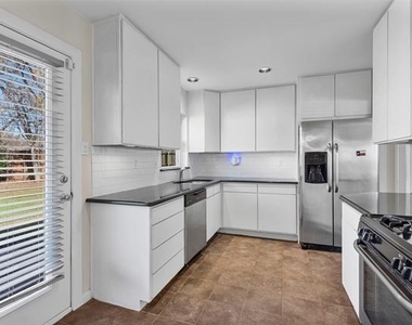4131 Saranac Drive - Photo Thumbnail 7