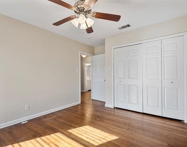 4131 Saranac Drive - Photo Thumbnail 15