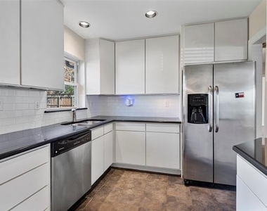 4131 Saranac Drive - Photo Thumbnail 9