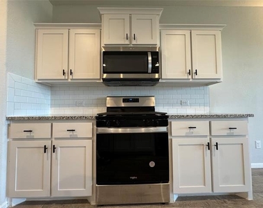912 Rothville Lane - Photo Thumbnail 7