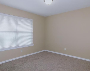 316 Hummingbird Drive - Photo Thumbnail 25