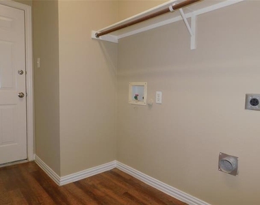 316 Hummingbird Drive - Photo Thumbnail 34