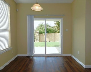 316 Hummingbird Drive - Photo Thumbnail 12