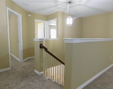 316 Hummingbird Drive - Photo Thumbnail 21