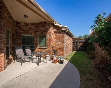 9754 Boyton Canyon Road - Photo Thumbnail 17