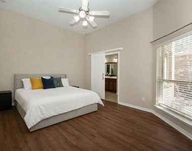 9754 Boyton Canyon Road - Photo Thumbnail 9