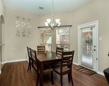 9754 Boyton Canyon Road - Photo Thumbnail 5