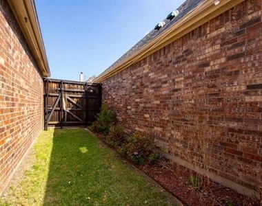 9754 Boyton Canyon Road - Photo Thumbnail 18