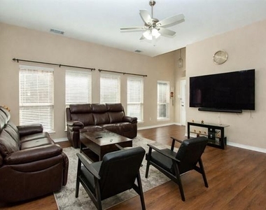 9754 Boyton Canyon Road - Photo Thumbnail 4