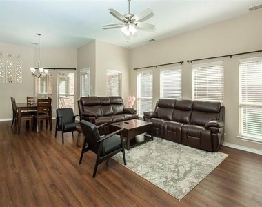 9754 Boyton Canyon Road - Photo Thumbnail 3