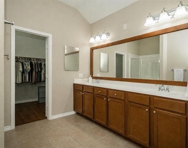 9754 Boyton Canyon Road - Photo Thumbnail 10