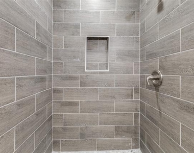 2908 Scottsbluff Drive - Photo Thumbnail 14