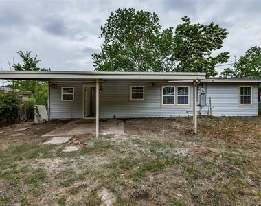 2908 Scottsbluff Drive - Photo Thumbnail 23