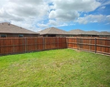 9021 Eagles Landing Drive - Photo Thumbnail 20