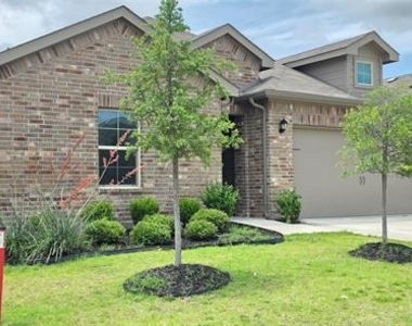 9021 Eagles Landing Drive - Photo Thumbnail 2