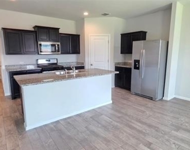 9021 Eagles Landing Drive - Photo Thumbnail 5