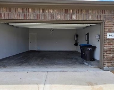 9021 Eagles Landing Drive - Photo Thumbnail 21