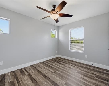 1315 S 5th Avenue - Photo Thumbnail 17