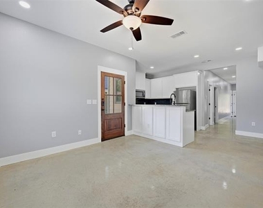 1315 S 5th Avenue - Photo Thumbnail 4