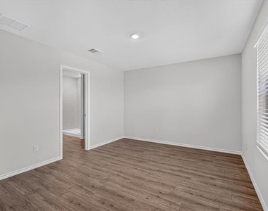 1121 Southfield Drive - Photo Thumbnail 13